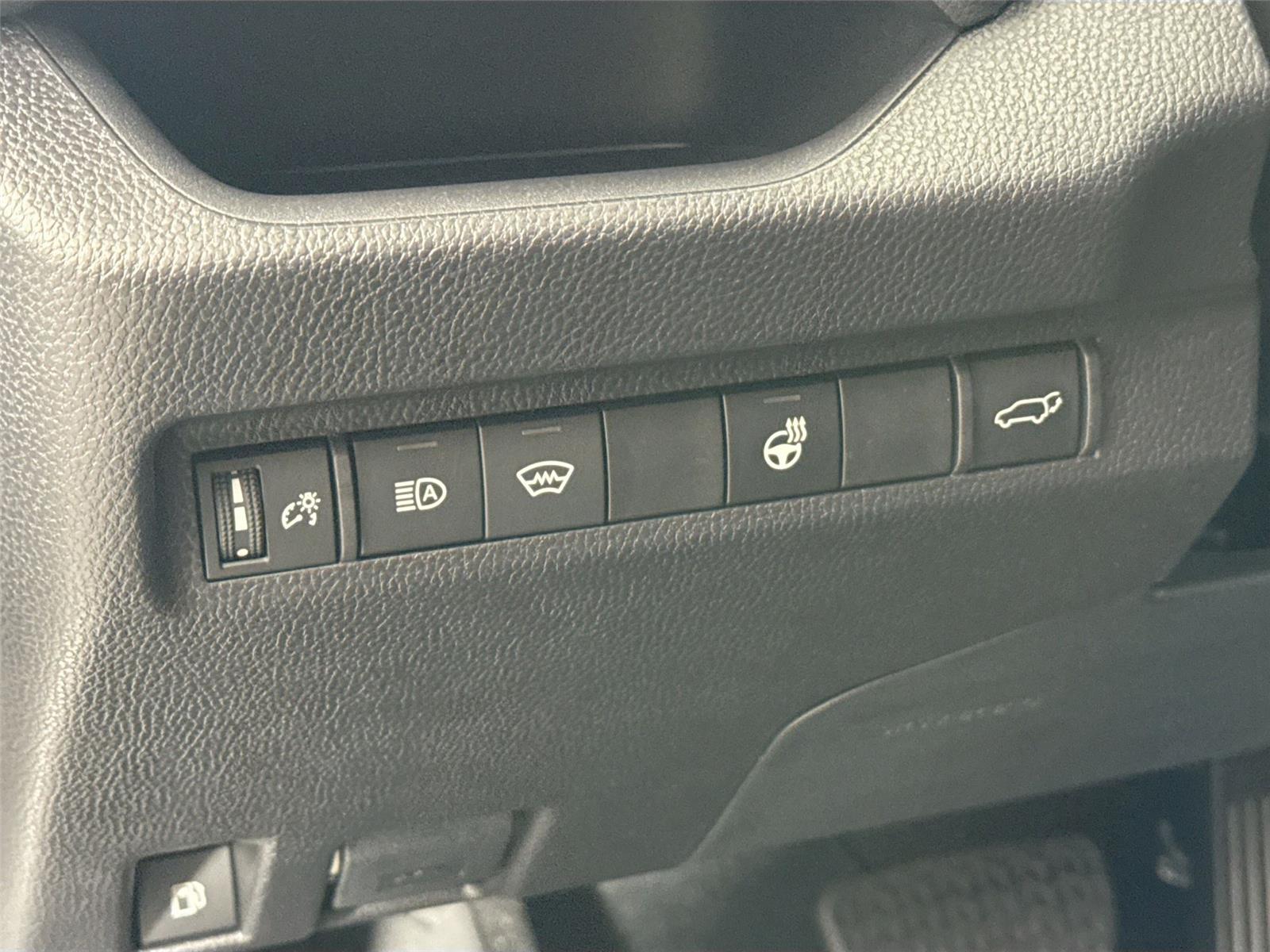 2025 Toyota RAV4 Hybrid XLE Premium photo 11