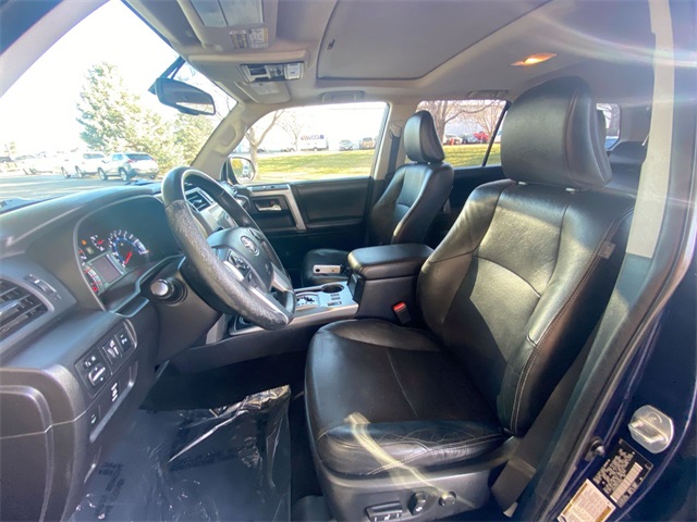 2014 Toyota 4Runner Limited photo 2