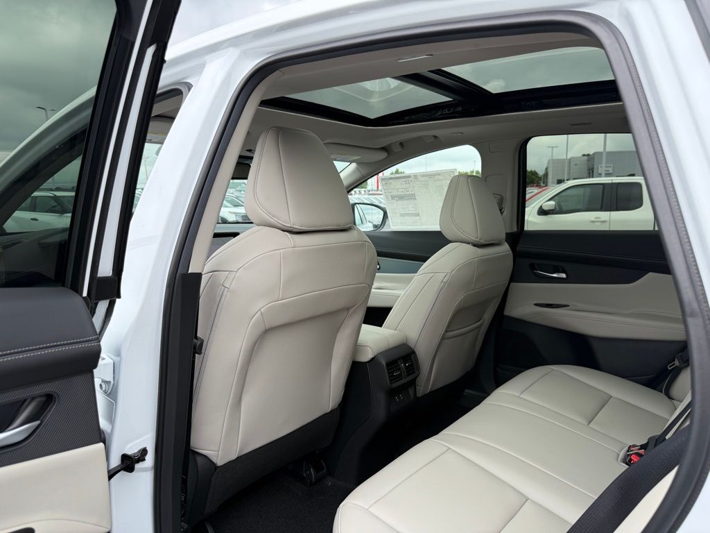 2025 Nissan Murano SL photo 3