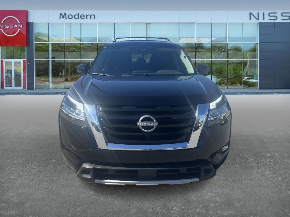 2023 Nissan Pathfinder SL photo 2