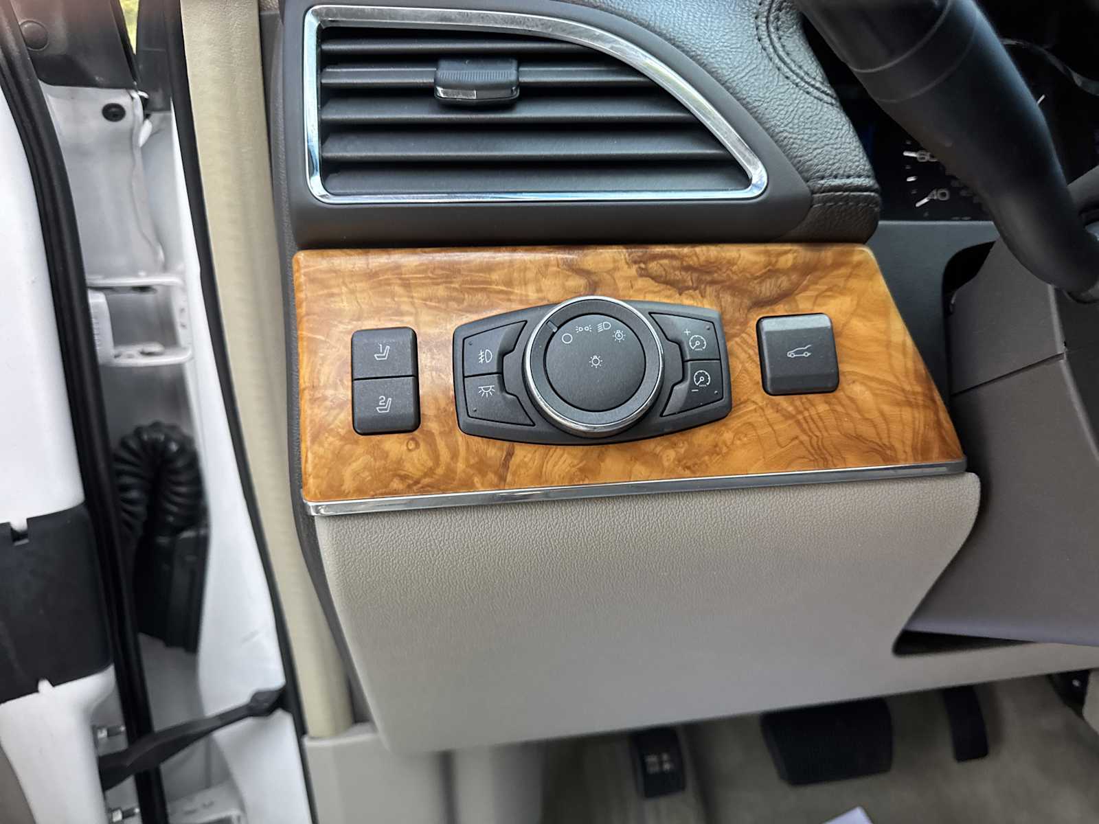 2012 Lincoln MKX photo 16