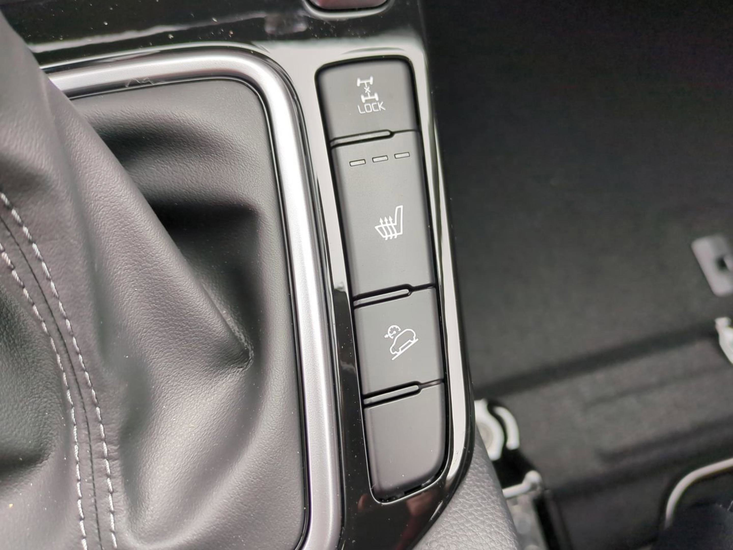 2025 Kia Seltos X-Line photo 16