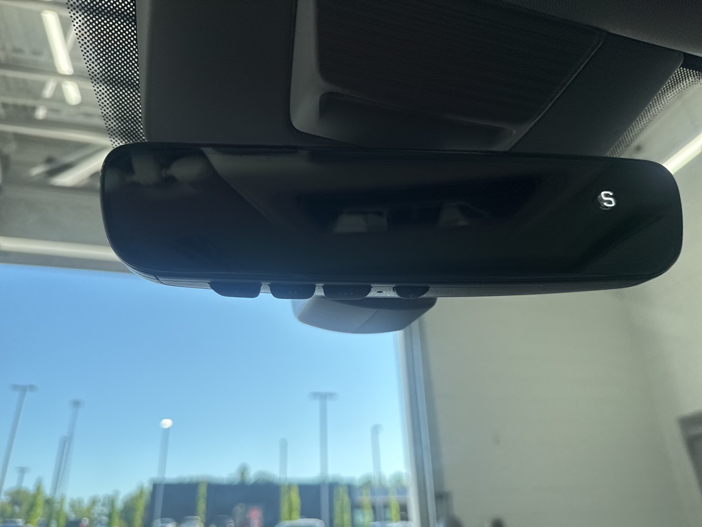 2025 Volkswagen Tiguan SE photo 21