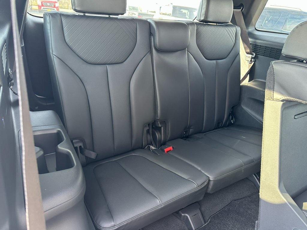2025 Hyundai Palisade SEL photo 4