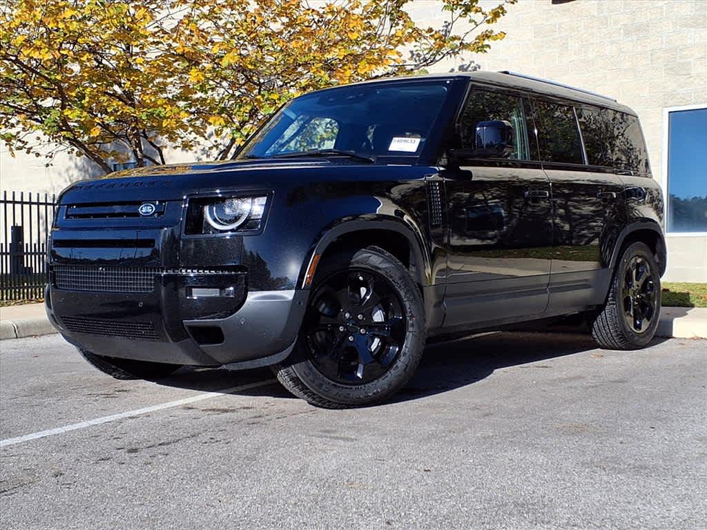 2026 Land Rover Defender S's photo