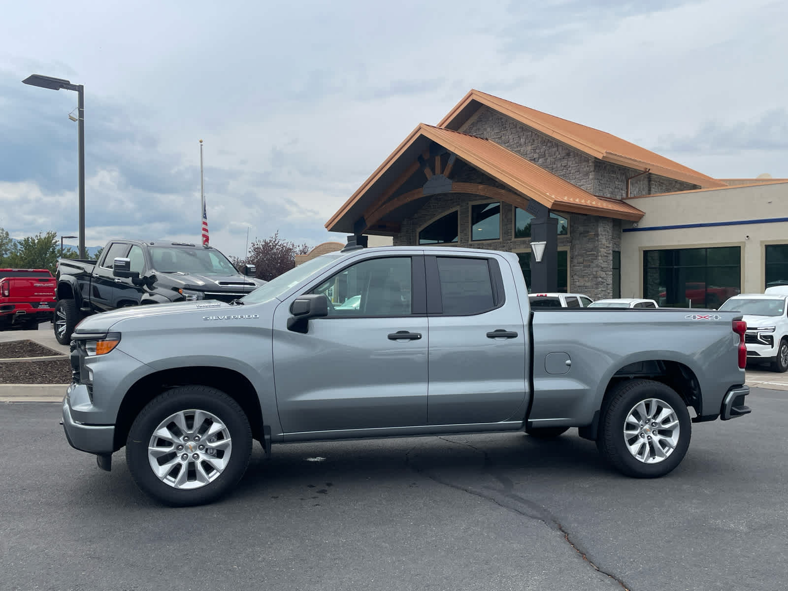 2026 Chevrolet Silverado 1500 Custom photo 2
