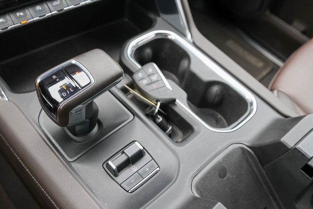 Used 2023 White GMC Denali image 27