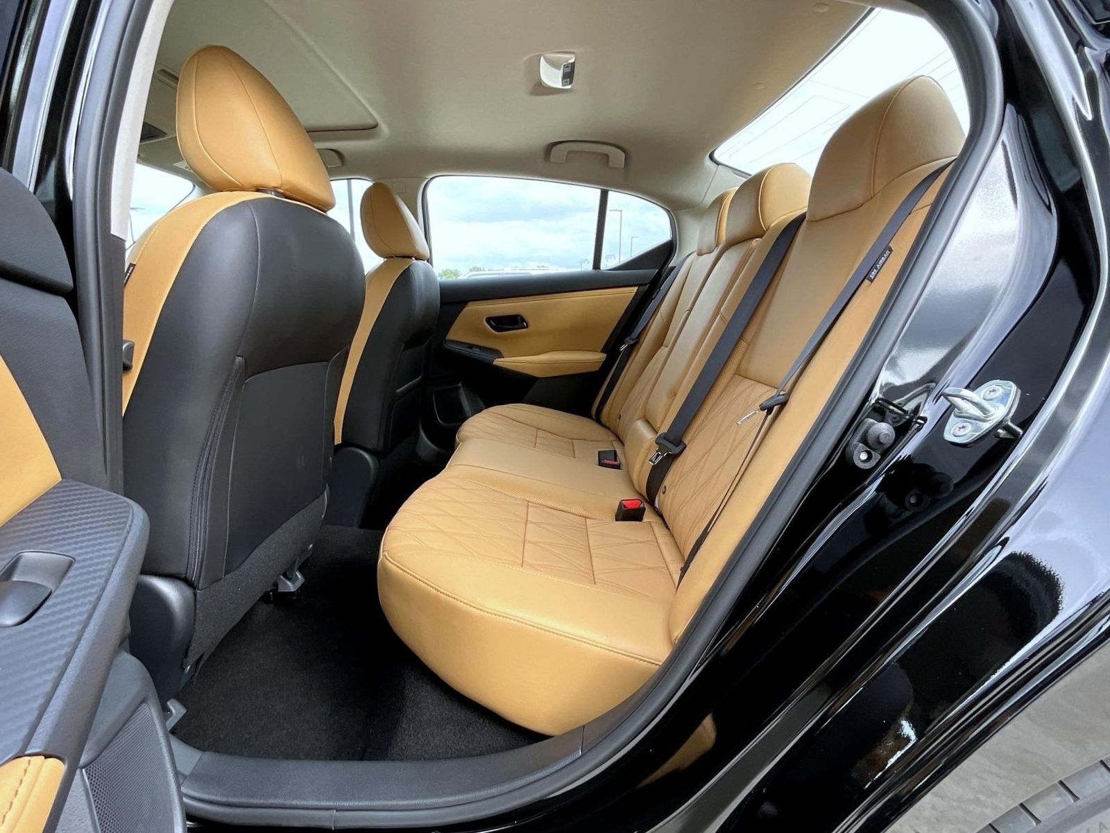 2025 Nissan Sentra SV photo 11