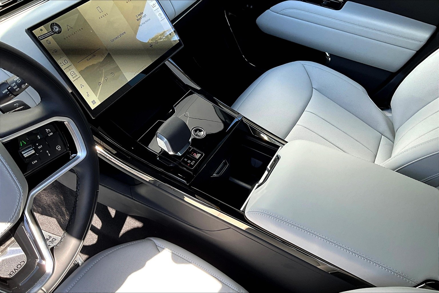 2025 Land Rover Range Rover Sport SE photo 6