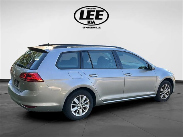 2017 Volkswagen Golf SportWagen S photo 3