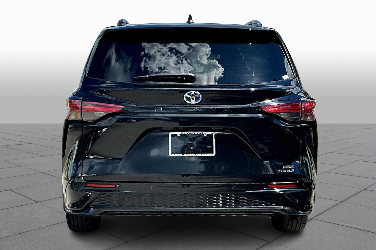 2024 Toyota Sienna XSE photo 4