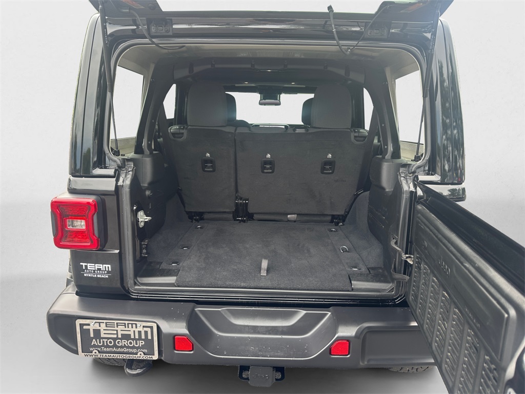 2024 Jeep Wrangler Sahara photo 13