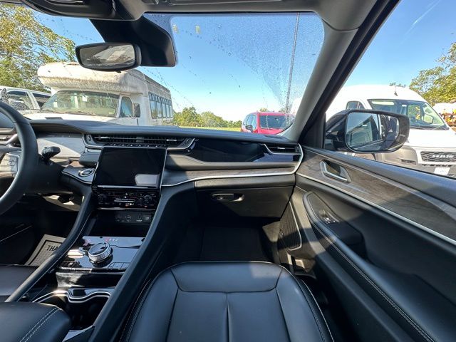 2023 Jeep Cherokee 4xe photo 29