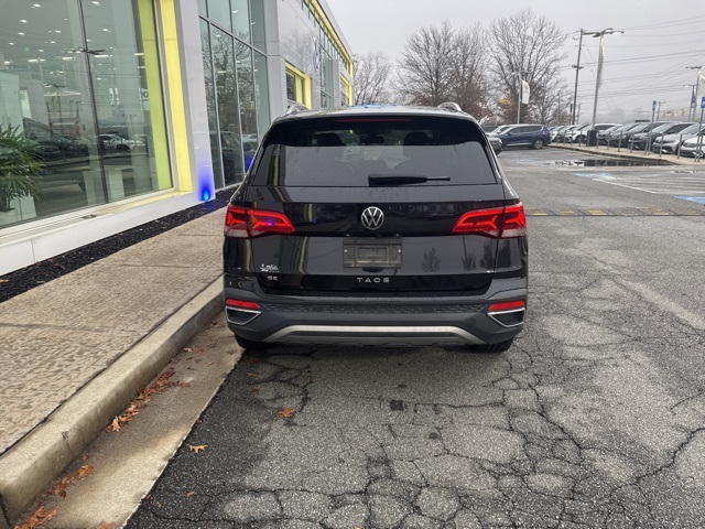 2022 Volkswagen Taos SE photo 4