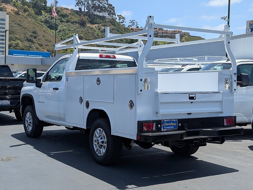 2025 Chevrolet Silverado 2500HD photo 4