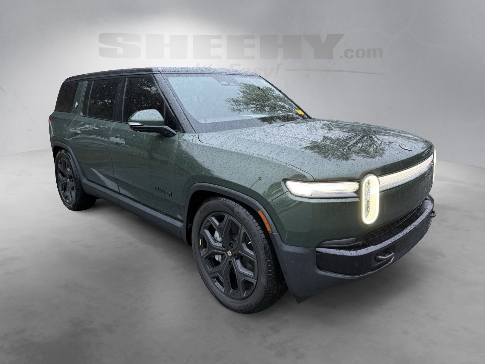 Used 2025 Rivian R1S Adventure with VIN 7PDSGBBA1SN071499 for sale in Chantilly, VA