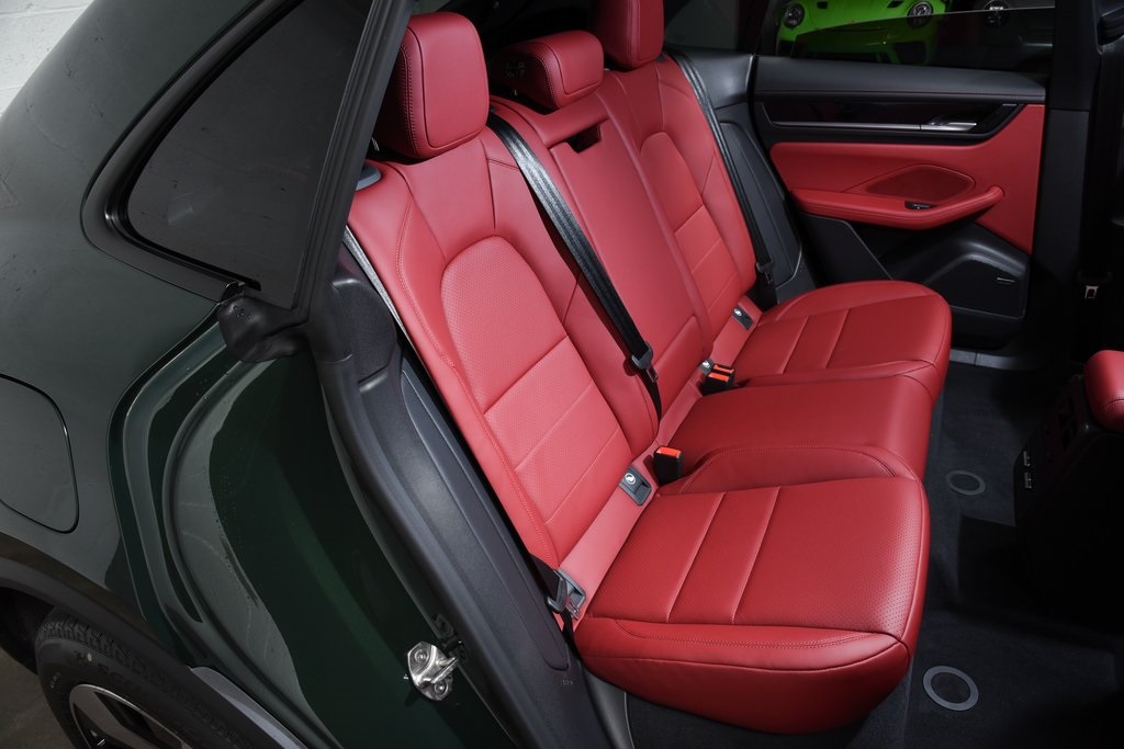2025 Porsche Macan Electric photo 36