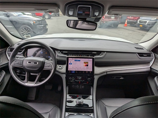 2023 Jeep Grand Cherokee Limited photo 19