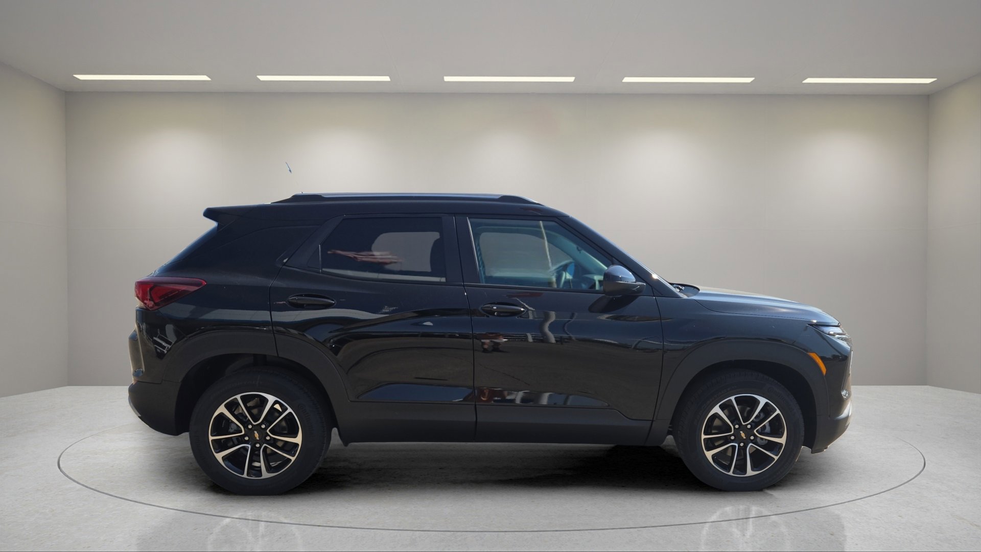 2026 Chevrolet Trailblazer LT photo 2
