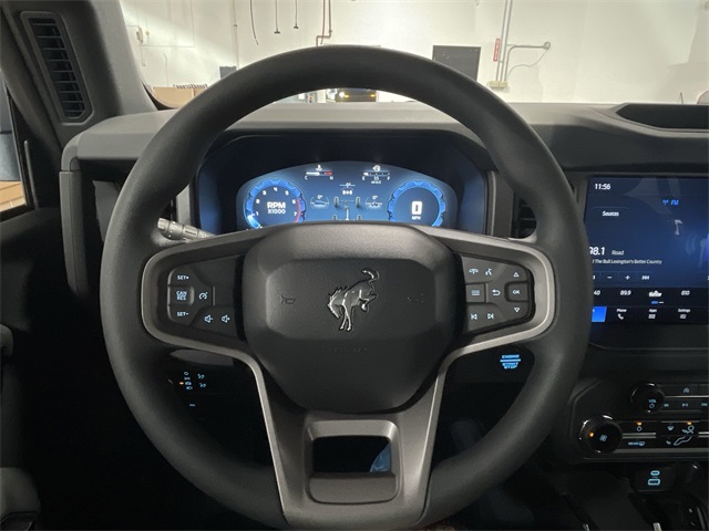 2025 Ford Bronco Base photo 15