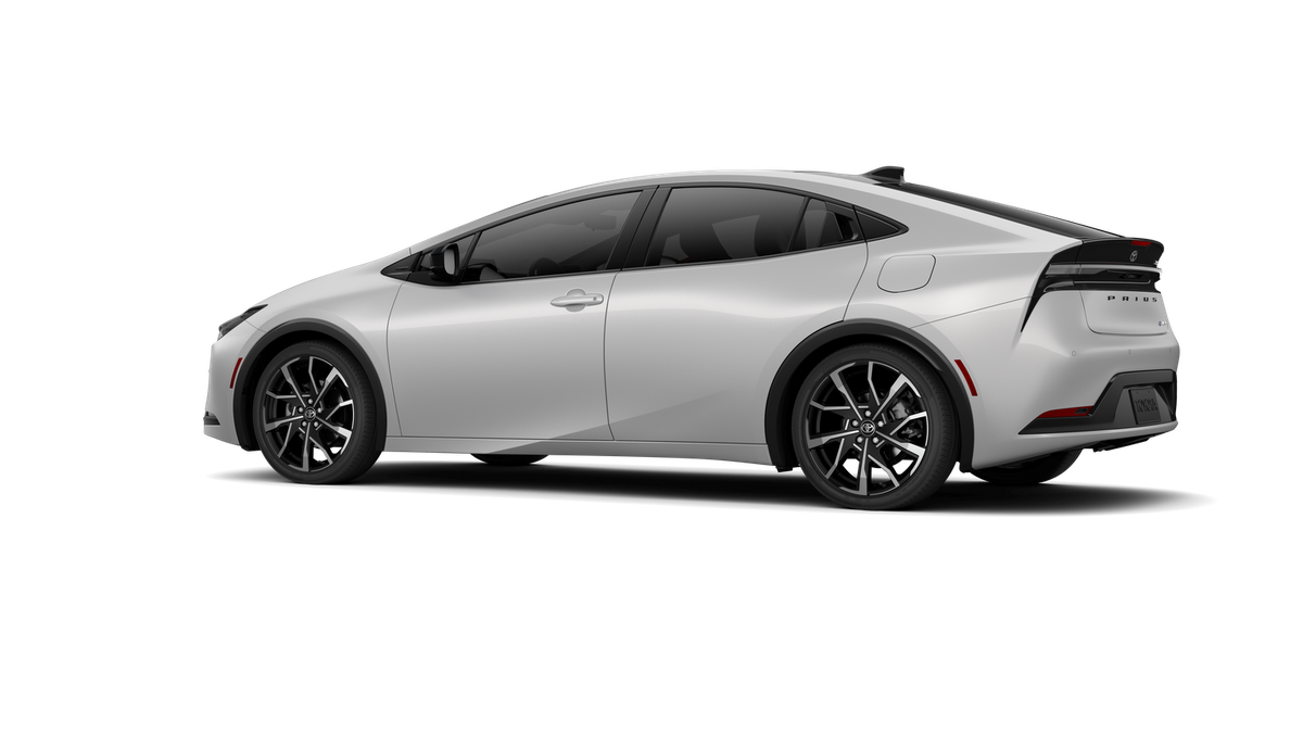 2026 Toyota Prius Plug-in Hybrid XSE photo 5