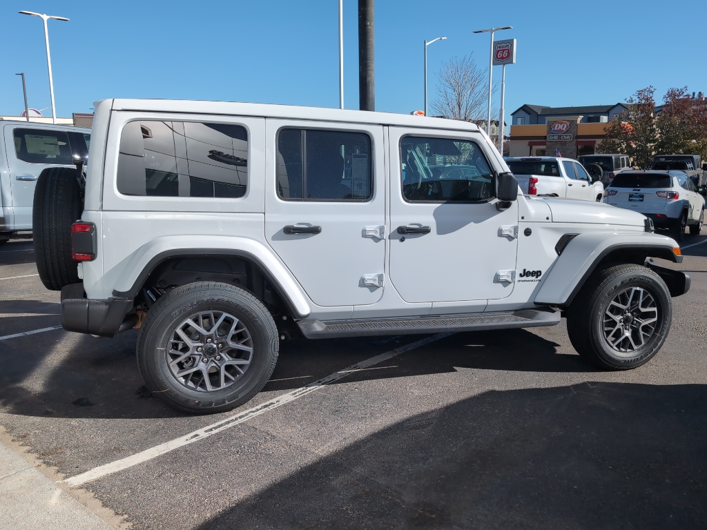 2026 Jeep Wrangler Sahara photo 2