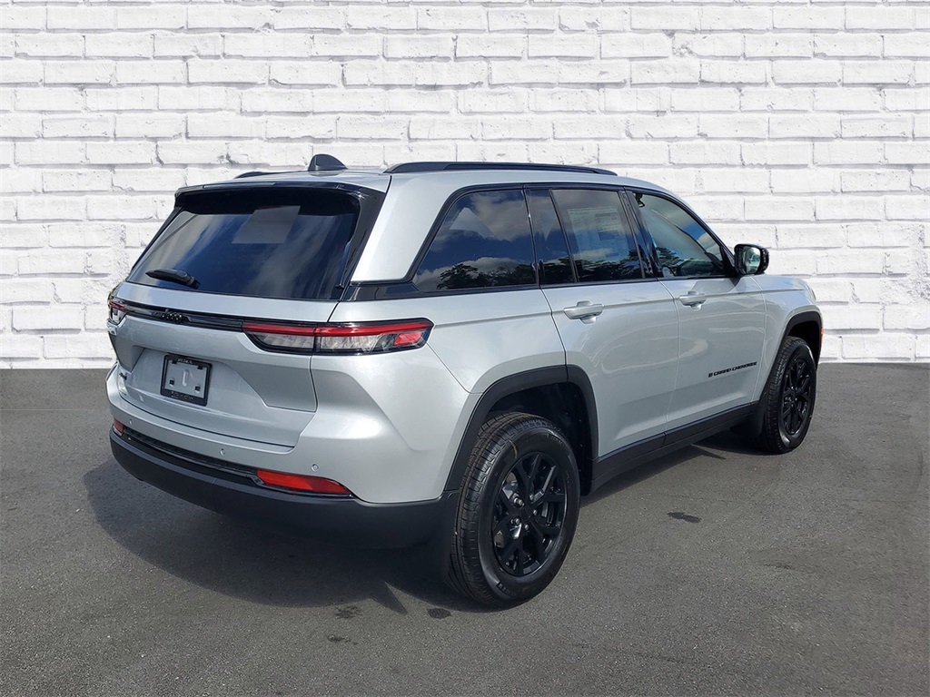 2025 Jeep Grand Cherokee Altitude X photo 2