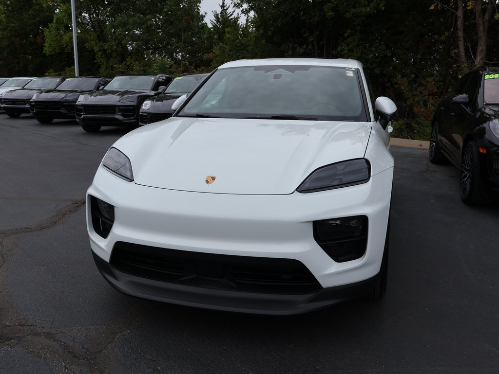 2025 Porsche Macan Electric photo 2