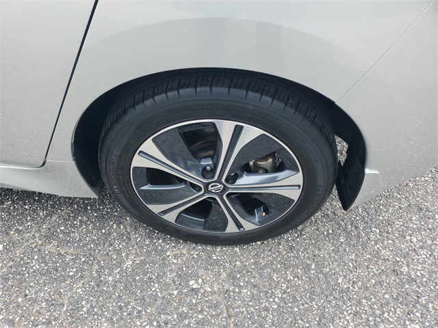 2022 Nissan Leaf SV Plus photo 6