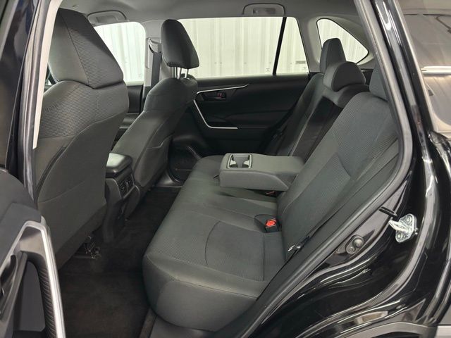 2023 Toyota RAV4 LE photo 11