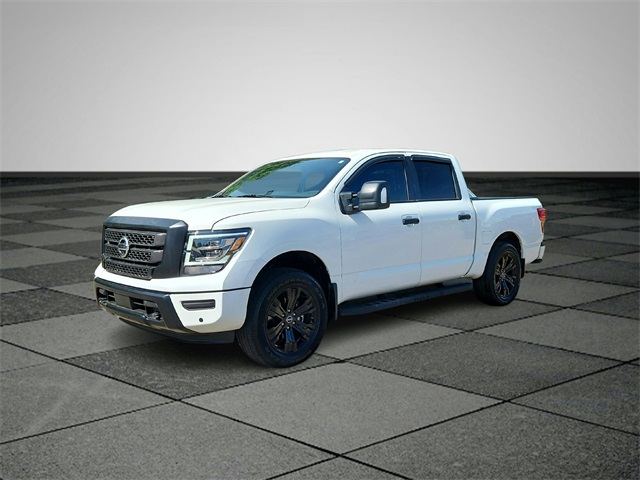 2023 Nissan Titan SV photo 3