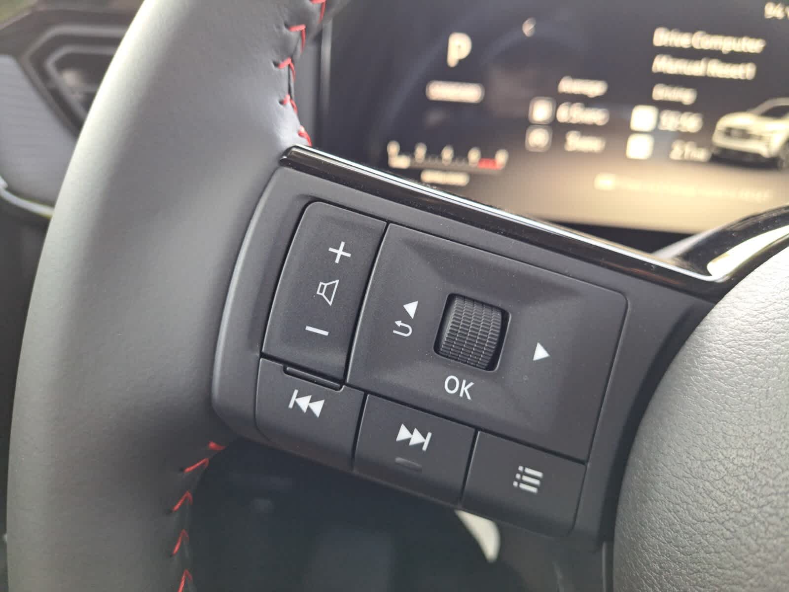 2026 Nissan Kicks SR photo 14