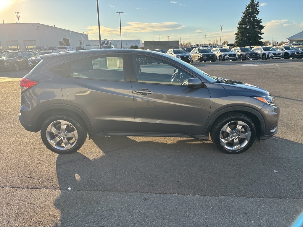 2022 Honda HR-V LX photo 2