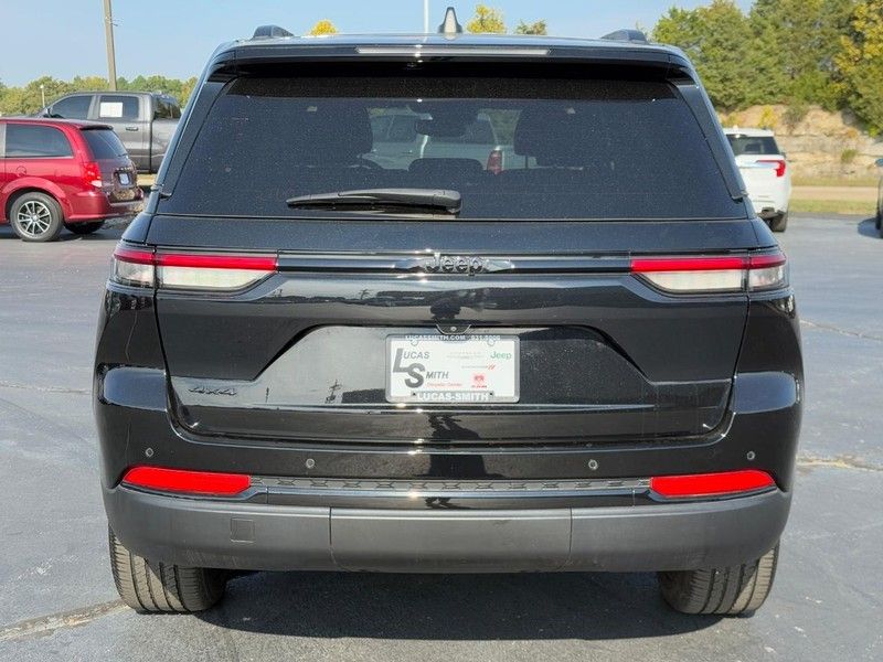 2022 Jeep Grand Cherokee Altitude photo 3