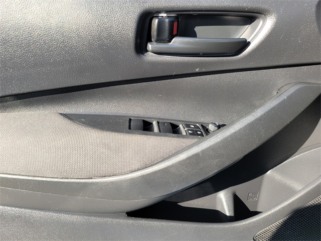2022 Toyota Corolla LE photo 28