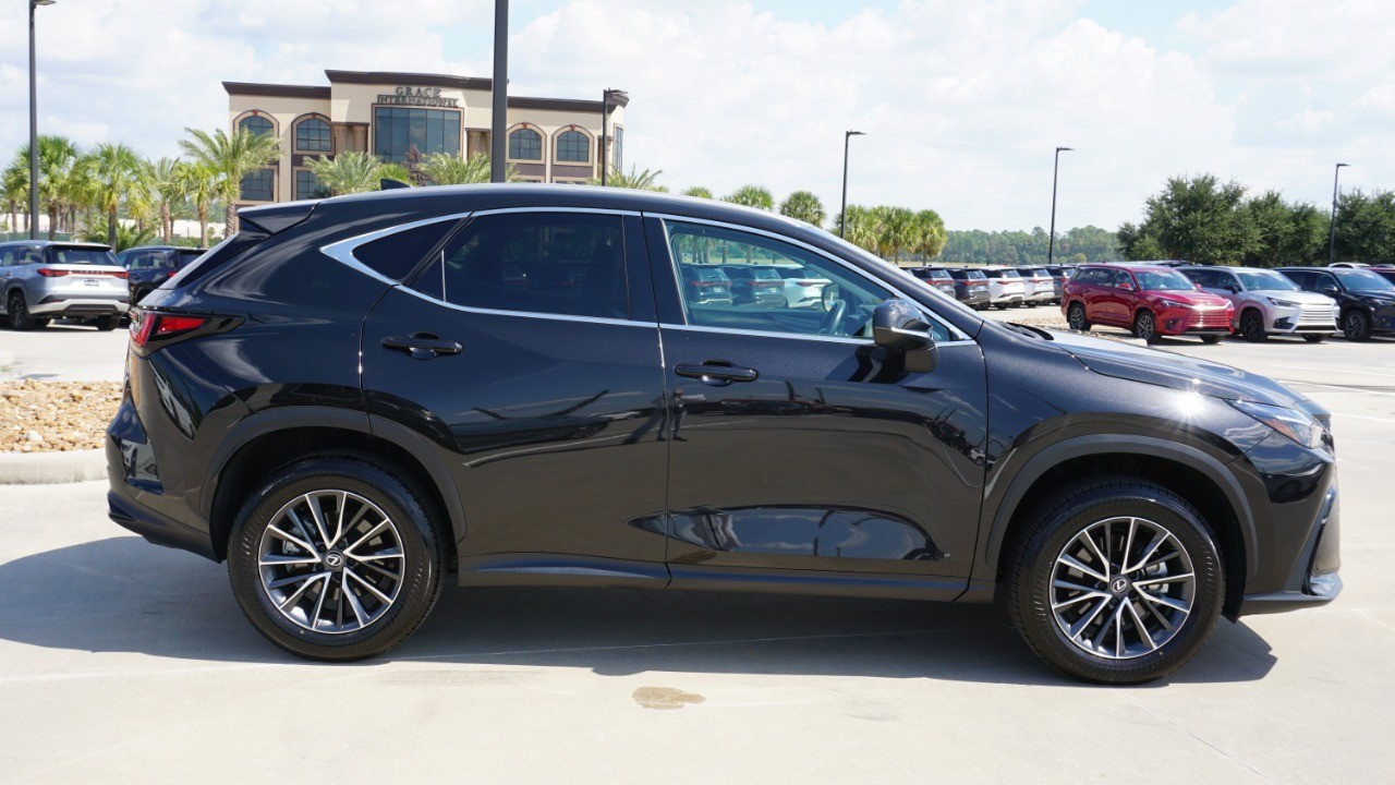 2025 Lexus NX Premium photo 5
