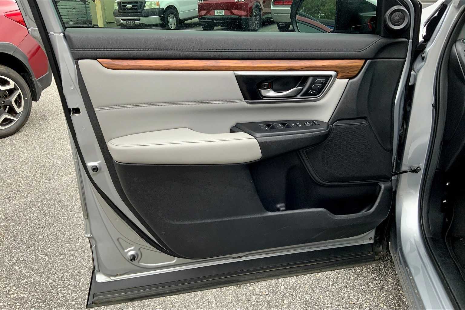 2018 Honda CR-V EX-L photo 21