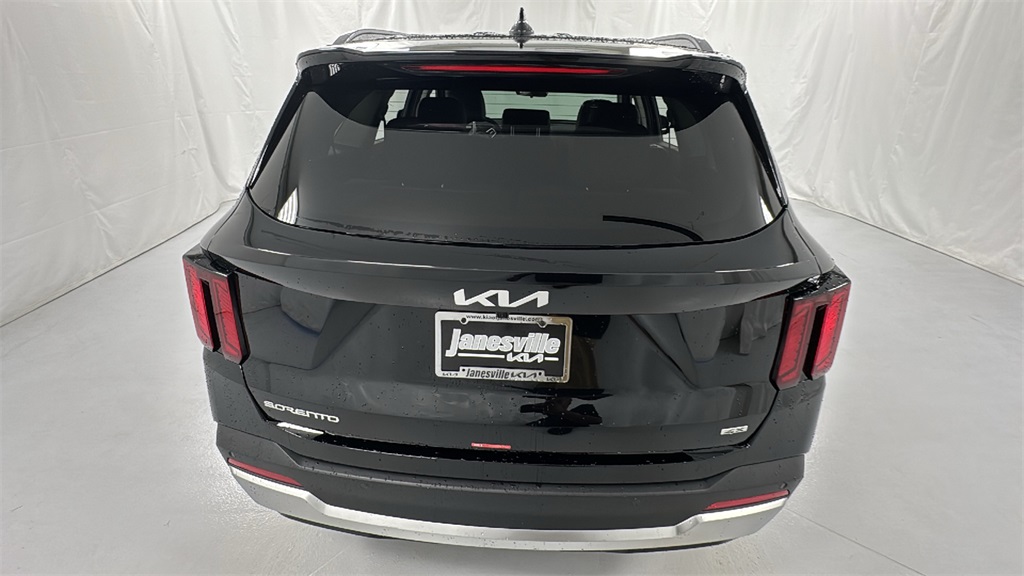 2025 Kia Sorento S photo 4