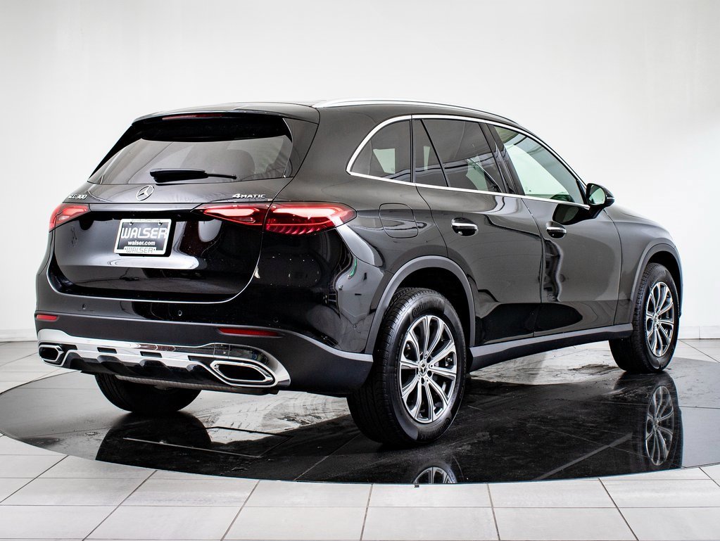 2025 Mercedes Benz GLC 300 4MATIC photo 3