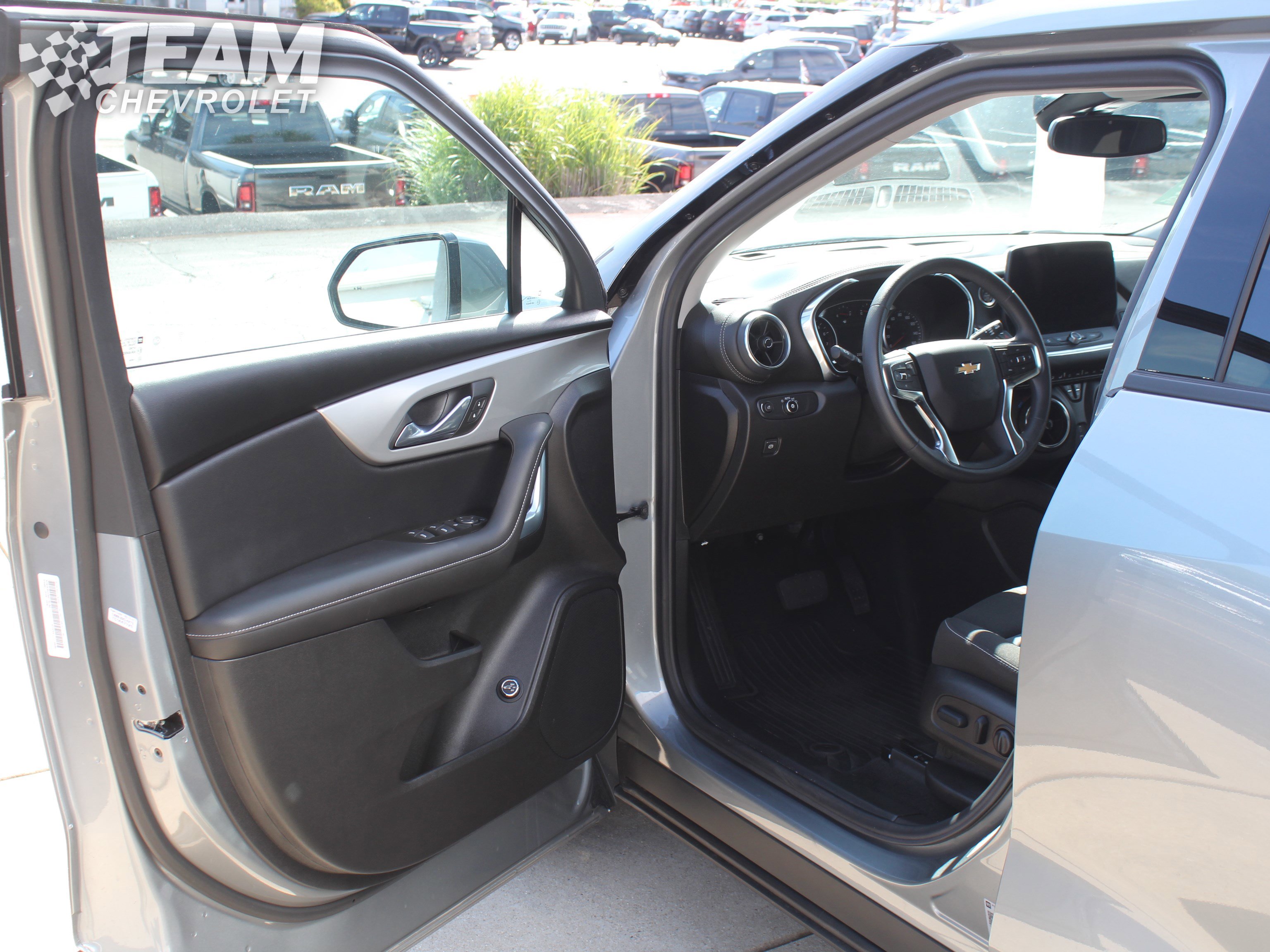 2025 Chevrolet Blazer 2LT photo 10