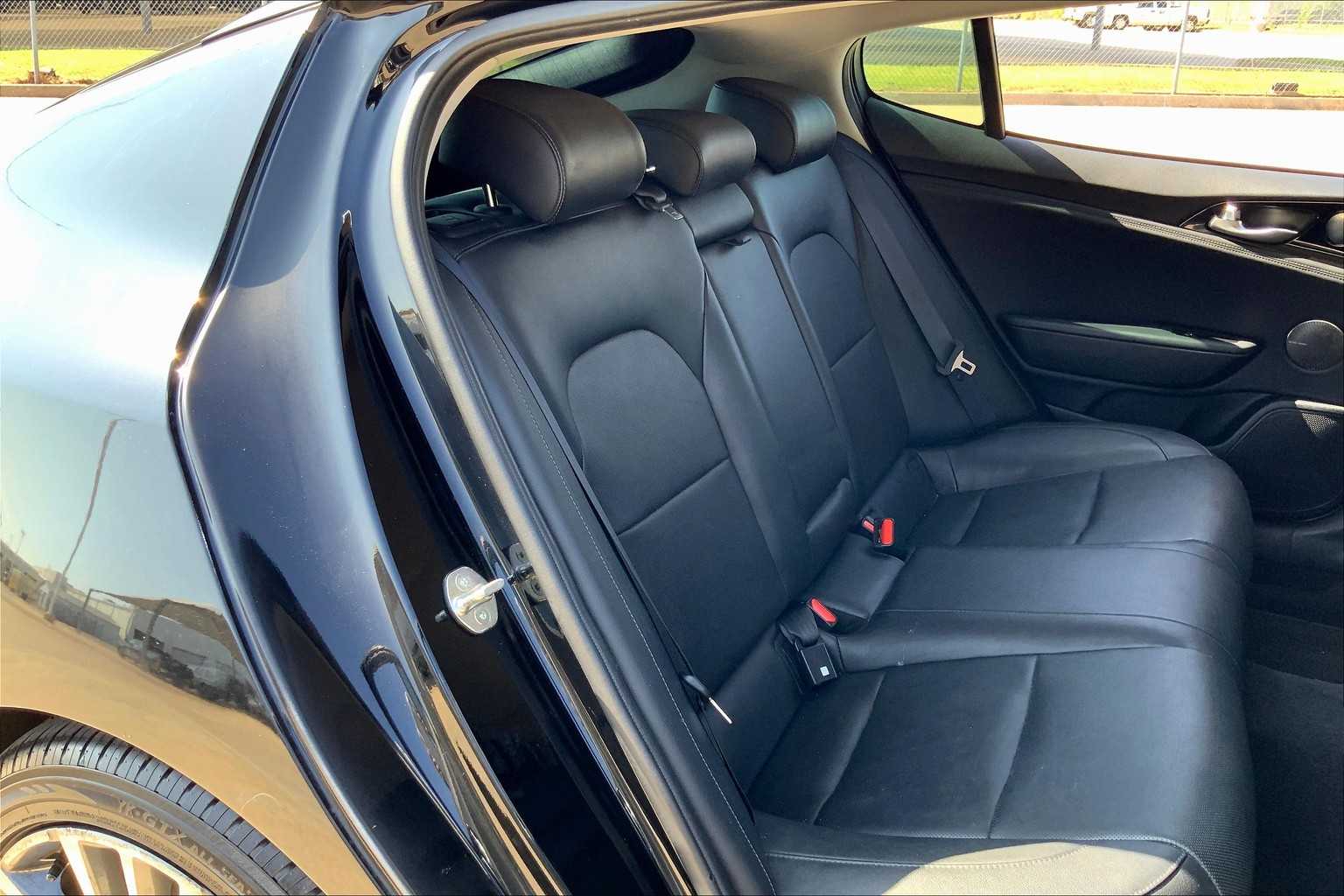 2018 Kia Stinger Premium photo 17