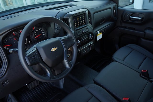 2026 Chevrolet Silverado 1500 photo 2