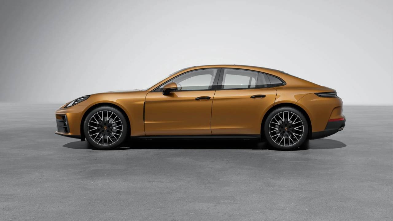 2026 Porsche Panamera 4 photo 2