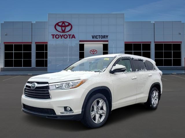 2016 Toyota Highlander Limited Platinum's photo