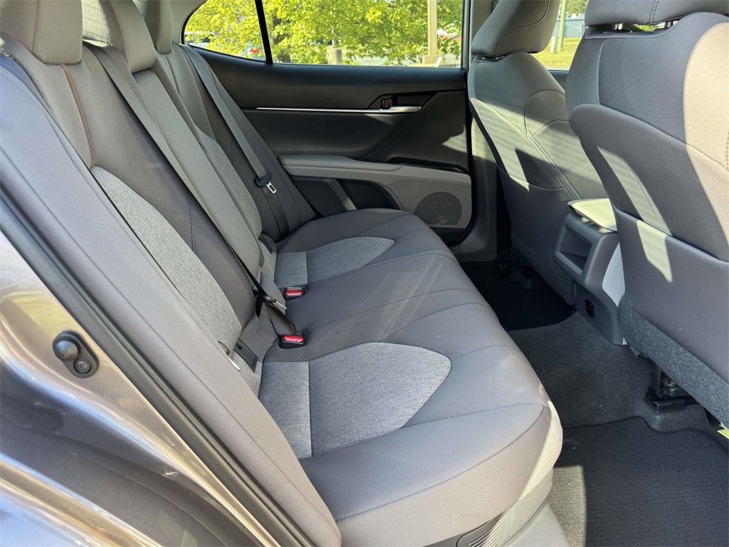2020 Toyota Camry Hybrid LE photo 12