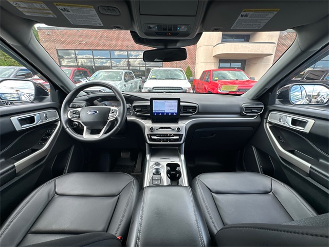 2023 Ford Explorer XLT photo 16