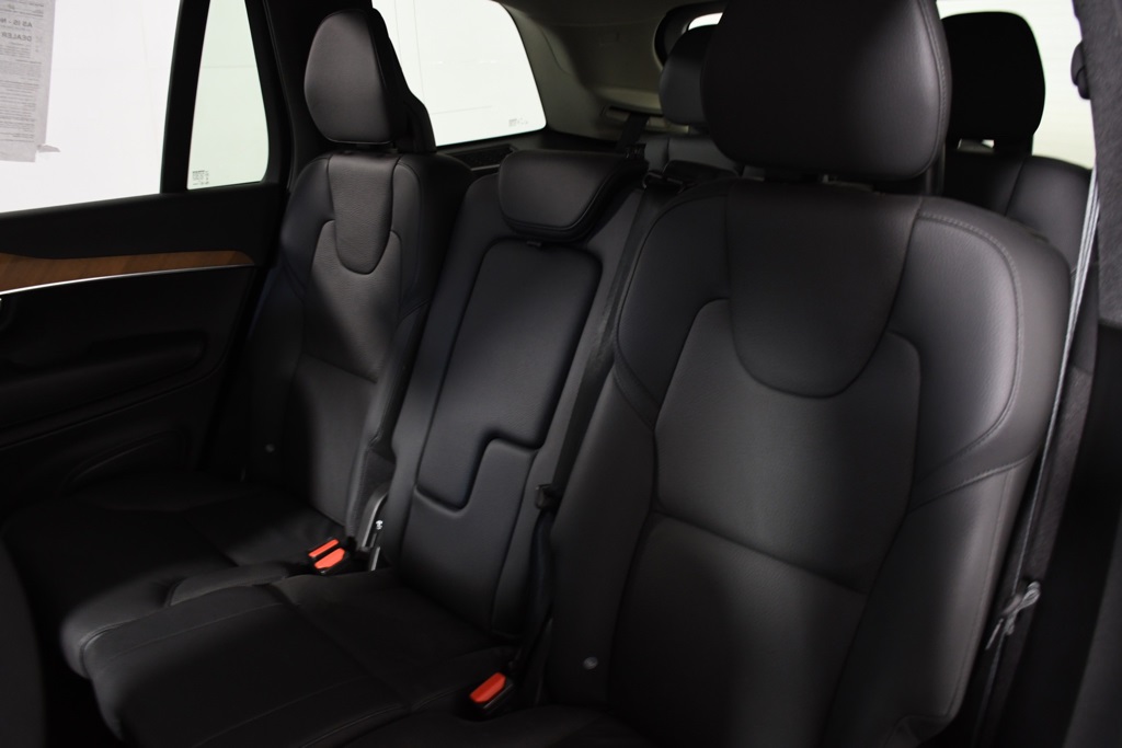 2024 Volvo XC90 B5 Plus photo 24