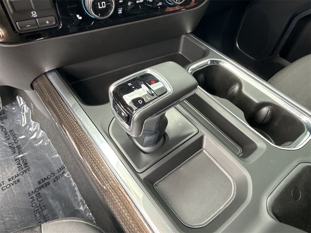 2024 Chevrolet Silverado 1500 RST photo 18