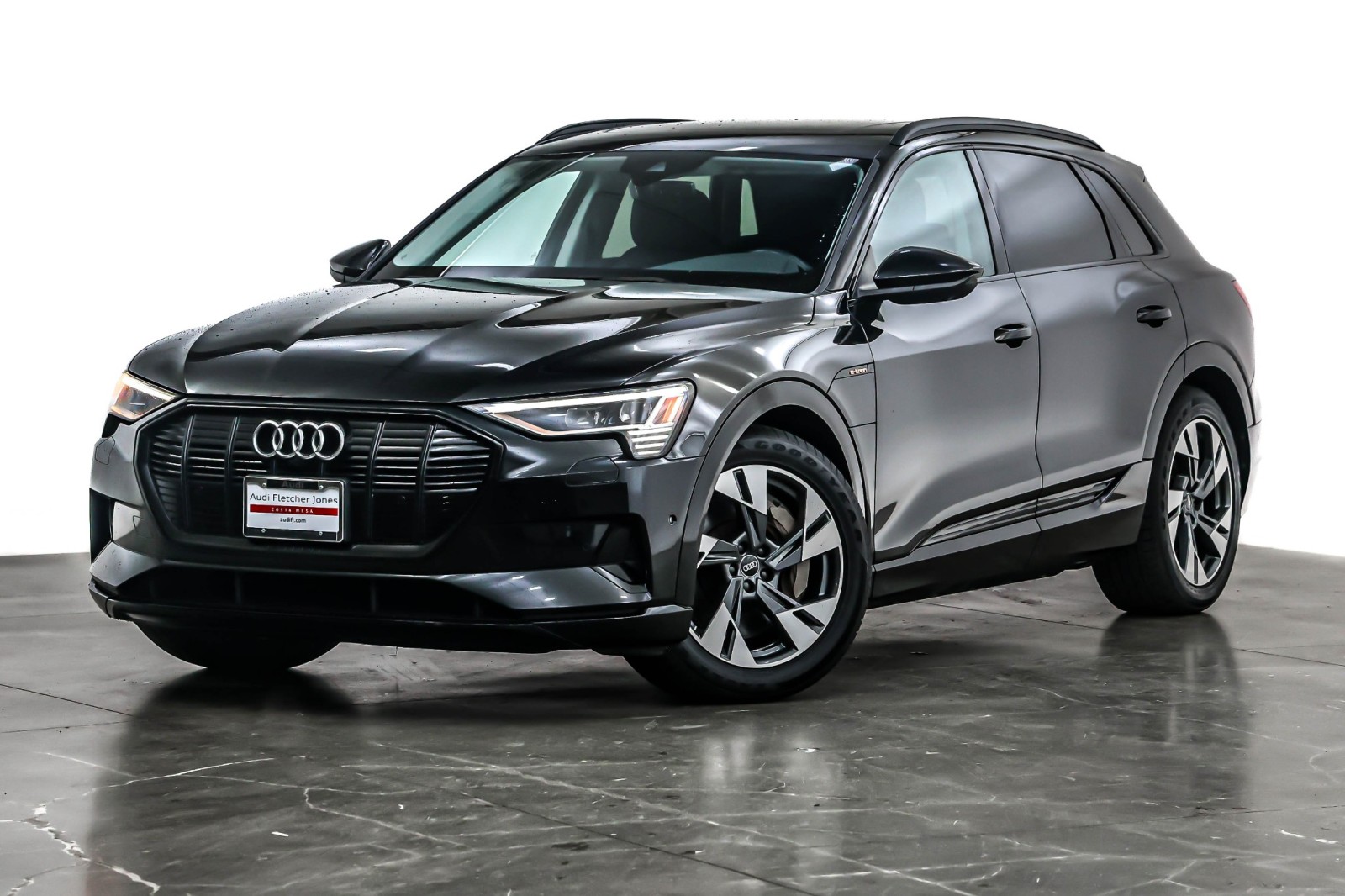 2021 Audi e-tron Premium's photo
