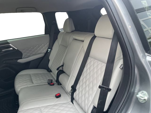 2022 Mitsubishi Outlander SEL photo 12